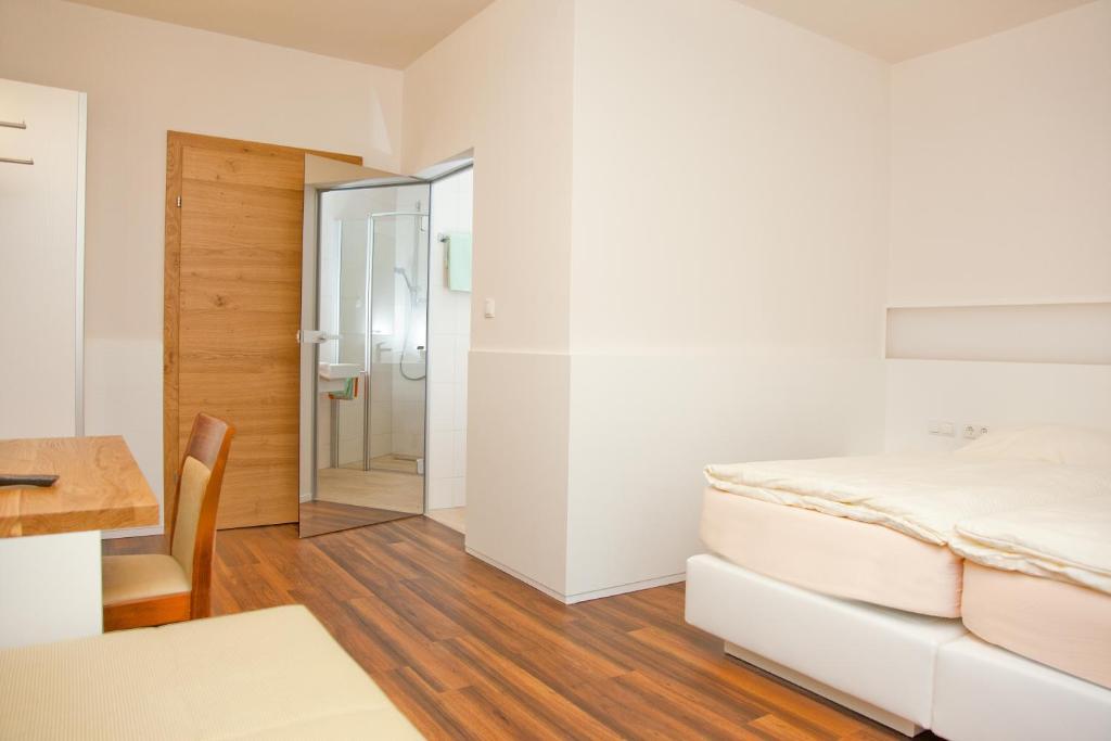 Gasthof Pack "Zur Lebing Au" Гартберґ Номер фото